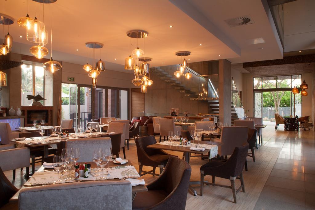 Menlyn Boutique Hotel Pretoria-Noord Exterior foto The interior of the restaurant